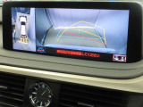 パノラミックビューモニター付きです。車両を上から見たような映像をディスプレイオーディオ画面に表示。運転席からの目視だけでは見にくい、車両周辺の状況をリアルタイムでしっかり確認できます。