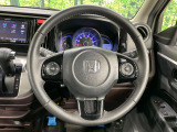 インテリアに合わせたデザインのステアリングは、運転される方のことも考え、運転しやすい形状、大きさです。是非一度、実際に触ってお確かめください。