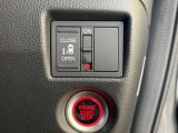 片側電動スライドドアを装備!荷物で手が塞がる時など簡単にドアの開閉ができます!