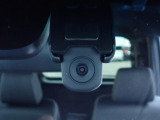 ◆【ドライブレコーダー】映像・音声などを記録する自動車用の装置です。もしもの事故の際の記録はもちろん、旅行の際の思い出としてドライブの映像を楽しむことができます。