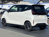 車線逸脱警報、車両が車線をはみ出す可能性がある場合に警報音と警告表示でドライバーに知らせてくれます。