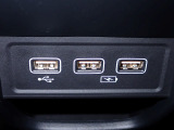 USBつなげられます♪充電などお役にたちますよ!!