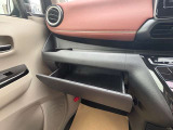 収納もバッチリ!小物が散乱しがちな車内もスッキリさせる事ができますね♪