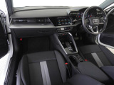 Audiのインテリアはエクステリア同様、優れたデザイン性とクオリティ、そして機能性を兼ね備えております。