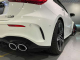 『メルセデス・ケア』が継承されるお車は、車両本体の保証にプラスして、エンジンオイルやワイパーブレード等の消耗部品に関しましても、交換時期に達している場合は無償交換させて頂きます