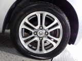 アルミホイールは安心のホンダ純正!車のデザインにもマッチしています。
