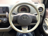 インテリアに合わせたデザインのステアリングは、運転される方のことも考え、運転しやすい形状、大きさです。是非一度、実際に触ってお確かめください。
