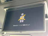 【14型有機ELフリップダウン】三列目からでも迫力のエンタメが観れる大画面フリップダウン。有機ELのモニターでは、一般的なフリップダウンよりも高コントラストでキレイな映像を楽しめます。