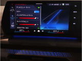 【ⅰドライブナビゲーション】文字情報も鮮明に表示する高解像度カラーディスプレイを採用。視認性に優れた地図デザインと特徴的な建造物を目印にした描写表示で現在位置を把握できます。地図データの更新も可能です
