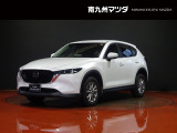 中古車専門再生工場にて熟練専任スタッフが丁寧に清掃、仕上げを実施しております。また、お客様に安心してご検討いただける様、公取協が定める基準に基づき車両検査を実施し、車両状態評価証を発行しております。