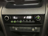 オートエアコンの温度設定等の操作スイッチです。外の天気や気温に合わせて車内を自分に合った温度設定にすることが出来るので快適なドライブが楽しめますよ!!