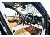 Rolls-Royceの世界観を体感できるインテリアでございます。
