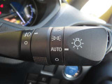 AUTOの位置にセットしておくと、暗くなったら自動でライトの点灯をサポートしてくれます!高速道路でのトンネル通過時など便利です!