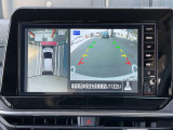 アラウンドビューモニターは、車両の周囲を360度見渡せるカメラシステムです。駐車時の死角をなくし、安全な運転をサポートします。駐車時の死角をなくして、安心・安全な運転を実現できます。