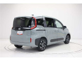 後続車から視認性の良いストップランプの配置で追突抑制になります。