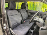 運転席シート廻りは使用感も少なく、良好な状態となっています。前オーナー様が丁寧に使っていたことがよくわかりますね。