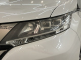 LEDヘッドライトは、点灯の瞬間から最大光量を発揮し、突然暗くなるトンネルなどでの安定感を高めます。