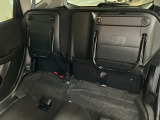 リアシート座面を持ち上げると、背の高い荷物を積むのに便利なトールモードに変身します!多彩なシートアレンジで使い勝手良好!