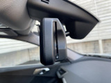 【ルームミラー一体型ETC】BMWといえばルームミラー一体型のETC。ドライバーから差し込めるかたちになっておりますので、差し忘れの際も慌てずにご利用いただけます。