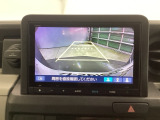 バックモニター付きで、車庫入れやバック時の後方確認をサポート。