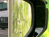 停車時に映像やテレビを楽しむ装備として、画面の見やすさや表示内容を確認できます。こちらの画像では画面表示を確認できないため、視聴機能の詳細は販売店へお尋ねください。