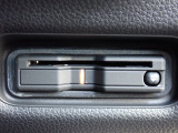 ■【ETC車載器】が装備されています。セットアップをしてお渡しとなり、ETCカードを差し込むだけで高速道路の利用が可能です。