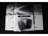 取扱説明書、メンテナンスノート、スペアキー揃っています。その他、お車についてご不明な点や気になることがございましたら、お気軽に展示店舗までお問い合わせください。