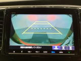 バックでの車庫入れも安心です!リアカメラが付いているバックモニター付のナビを装備しております。操作線もついており距離感も画面から確認できます。
