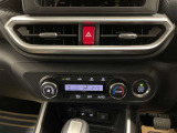 オートエアコン♪お好みの温度に設定するだけで車内を快適空間にしてくれますよ♪