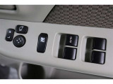 運転席はオート機能付のパワーウィンドウです!