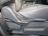 一人一人に合ったポジションにシートを細かく調整することが出来ます。長時間の運転でも疲れにくくなり、安心して運転することに寄与します。