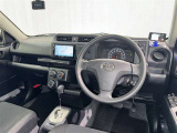 運転席まわりです。 各操作スイッチは使いやすい位置に配置されてます。