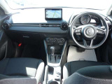 ◆チルト&テレスコピックステアリング◆ドライバーのさまざまな体格に応じて適切な運転姿勢を取りやすいよう、ハンドルの前後位置と高さを調整できます◆