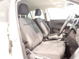 楽な姿勢で座ることが出来るので長時間の運転でも疲れにくいですし体もぶれにくいですよ。