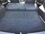 後部のシートを倒すとこんなに広々空間が!大きなお荷物を乗せる時でも心配ありません!