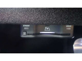 ETC2.0車載器。高速道路上に設定されているITSスポットからドライブに役立つ情報が取得できます。