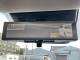 インテリジェントスマートルームミラーは、後席にゲストがの乗車時やお荷物などで後方確認ができない場合は後方確認専用カメラでくっきり!安心ですね!