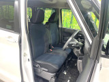 運転席シート廻りは使用感も少なく、良好な状態となっています。丁寧に使われていたことがよくわかりますね。