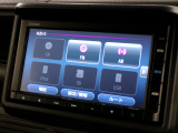 CD、DVD、Bluetooth、AM、FM、AUX、スマートフォン接続ができます。