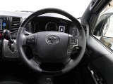 各操作スイッチなどもハンドルから手を放すことなく操作可能で安全運転に支援いたします!