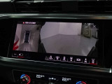 前方・サイド・後方それぞれのカメラ映像を一つに合わせて、まるで上空から見下ろしているような「サラウンドビュー映像」を映しだすことが出来ますので、狭い路地裏が苦手な方でも安心して駐車が出来ます。