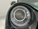 LEDヘッドライトは、点灯の瞬間から最大光量を発揮し、突然暗くなるトンネルなどでの安定感を高めます。