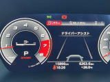 低走行車両入庫!レイアウトはステアリングスイッチで切り替えでき運転に集中しながら必要な情報を瞬時に得ることが可能です。