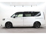 このお車はホンダ純正光脱臭・抗菌加工を納車前に致します。光触媒消臭は光触媒と銀イオンにより消臭とウイルス除菌や抗菌効果のダブル効果で車内を快適に保ちます。