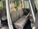 乗降がしやすい運転席。高さが調節できて小柄な方でも運転しやすいポジションをとることができます。