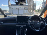 フロント回りです。乗ってみると視界がスッキリとしていて運転もしやすいです♪