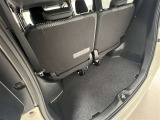 状況に応じてサードシートを跳ね上げれば沢山の荷物が載せられます!