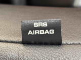 車両側方からの衝撃を緩和するSRSサイドエアバッグ(運転席/助手席)に加えて,SRSカーテンシールドエアバックも標準装備