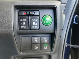 両側スライドドア、テールゲートも運転席から操作可能です。