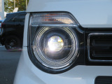 切れにくく明るいLEDヘッドライト装備